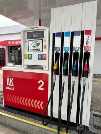 Бензакалонка Lukoil.Бензоколонка BENZAKOLONKA 1. 2. 6. 8.рукавные AZS